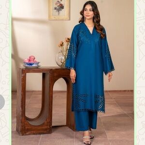 Elegant Blue Embroidered Kurta Set 2Pc